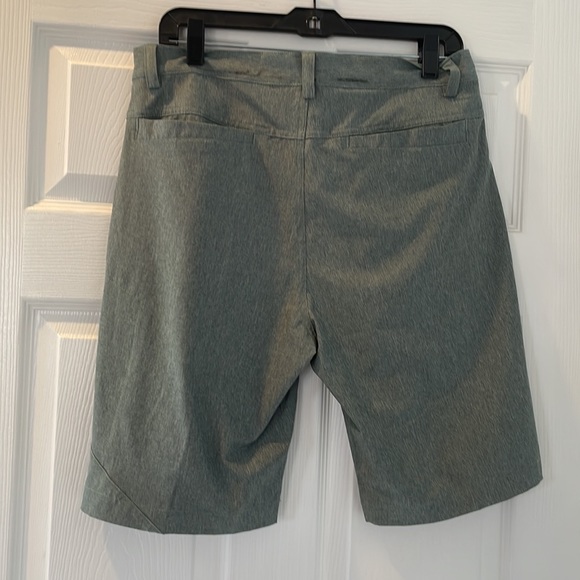 Greg Norman Shorts - Picture 3 of 3